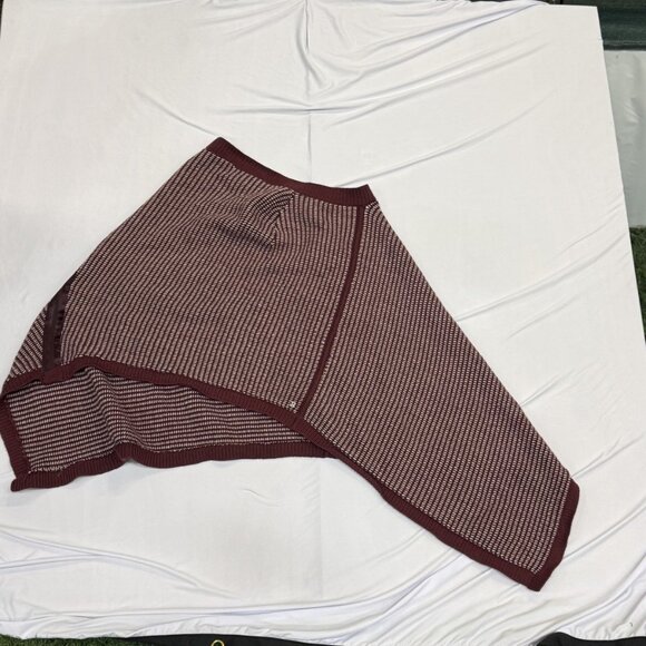Lululemon Knit Poncho / Wrap – Maroon & Cream Pattern – Size Small - Picture 2 of 2